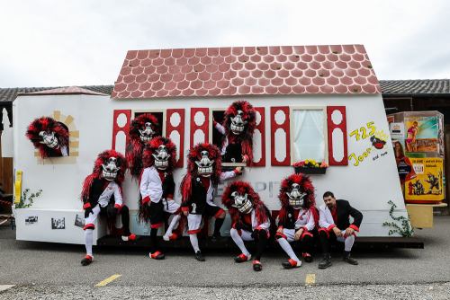 Sonntags Umzug im Stedtli LAUFEN