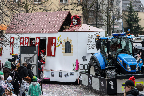 Dienstags Umzug im Stedtli LAUFEN